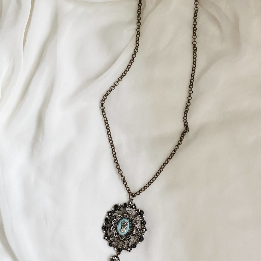 Vtg Pastel Blue Cameo Medallion Necklace - image 8